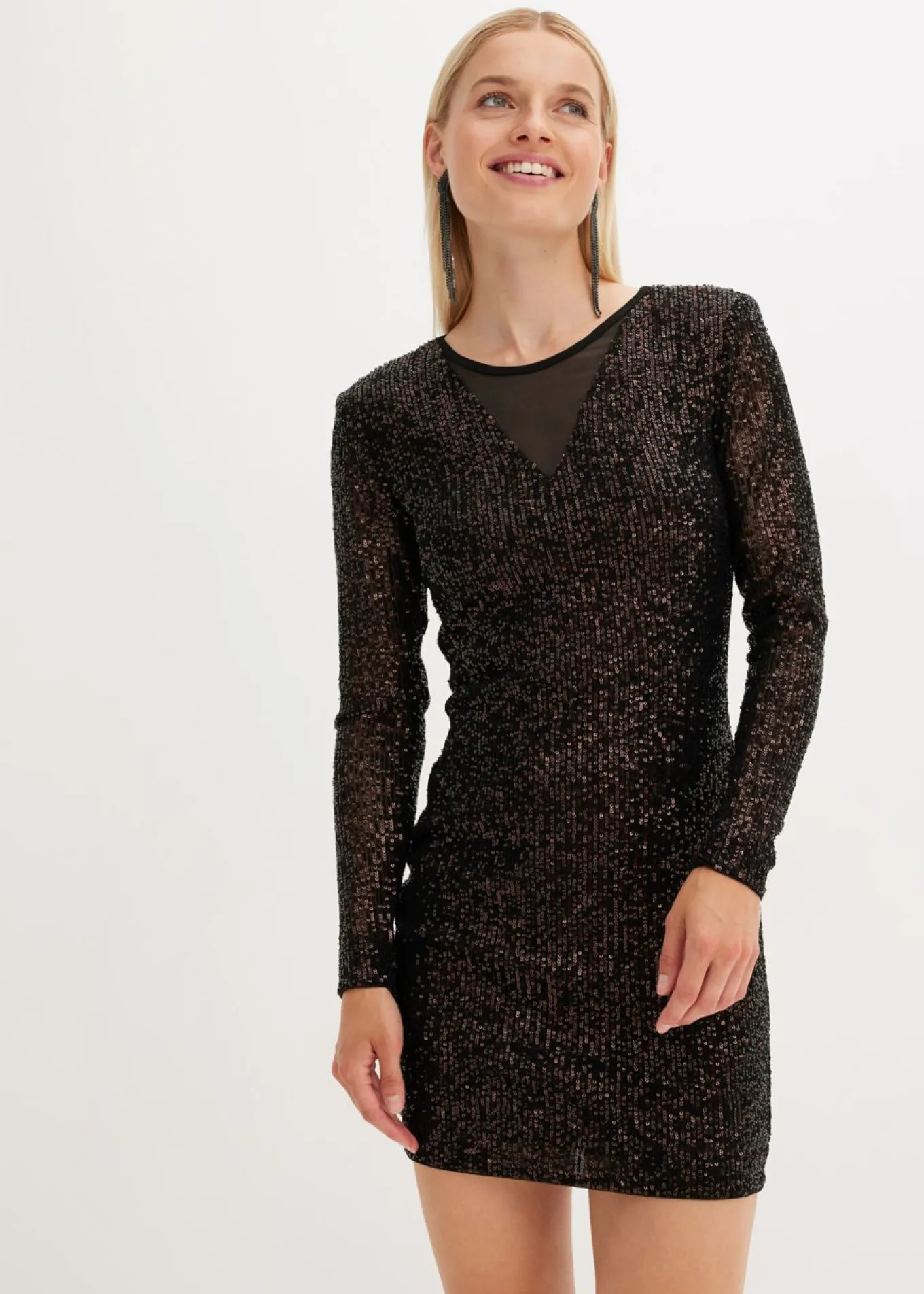Vestido de lentejuelas con hombreras
