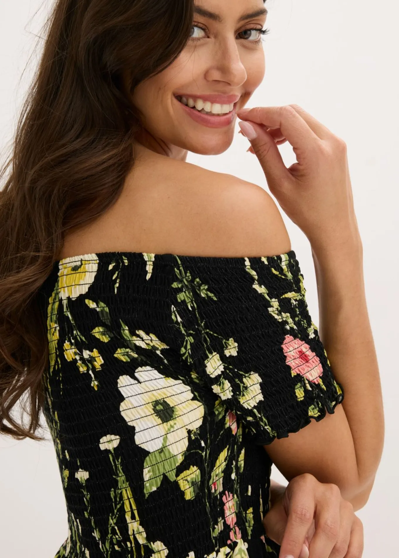 Vestido de mezcla de viscosa suave con escote bañera