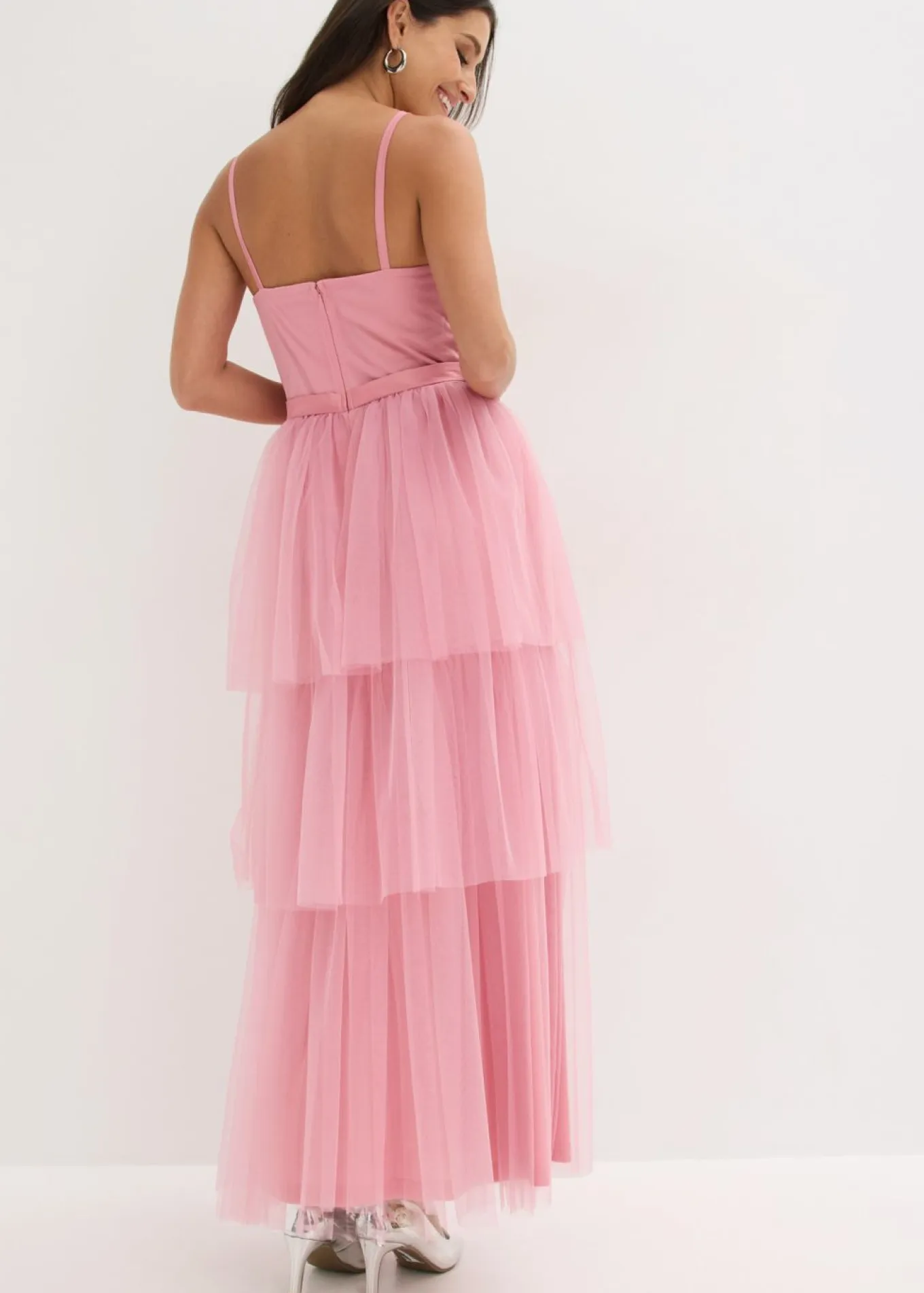 Vestido de noche con encaje y falda de tul fino