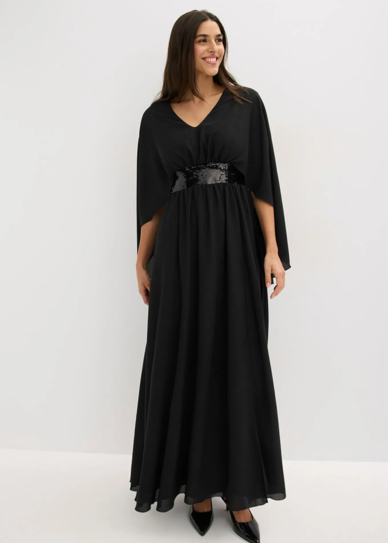 Vestido de noche de gasa fina con inserto de lentejuelas