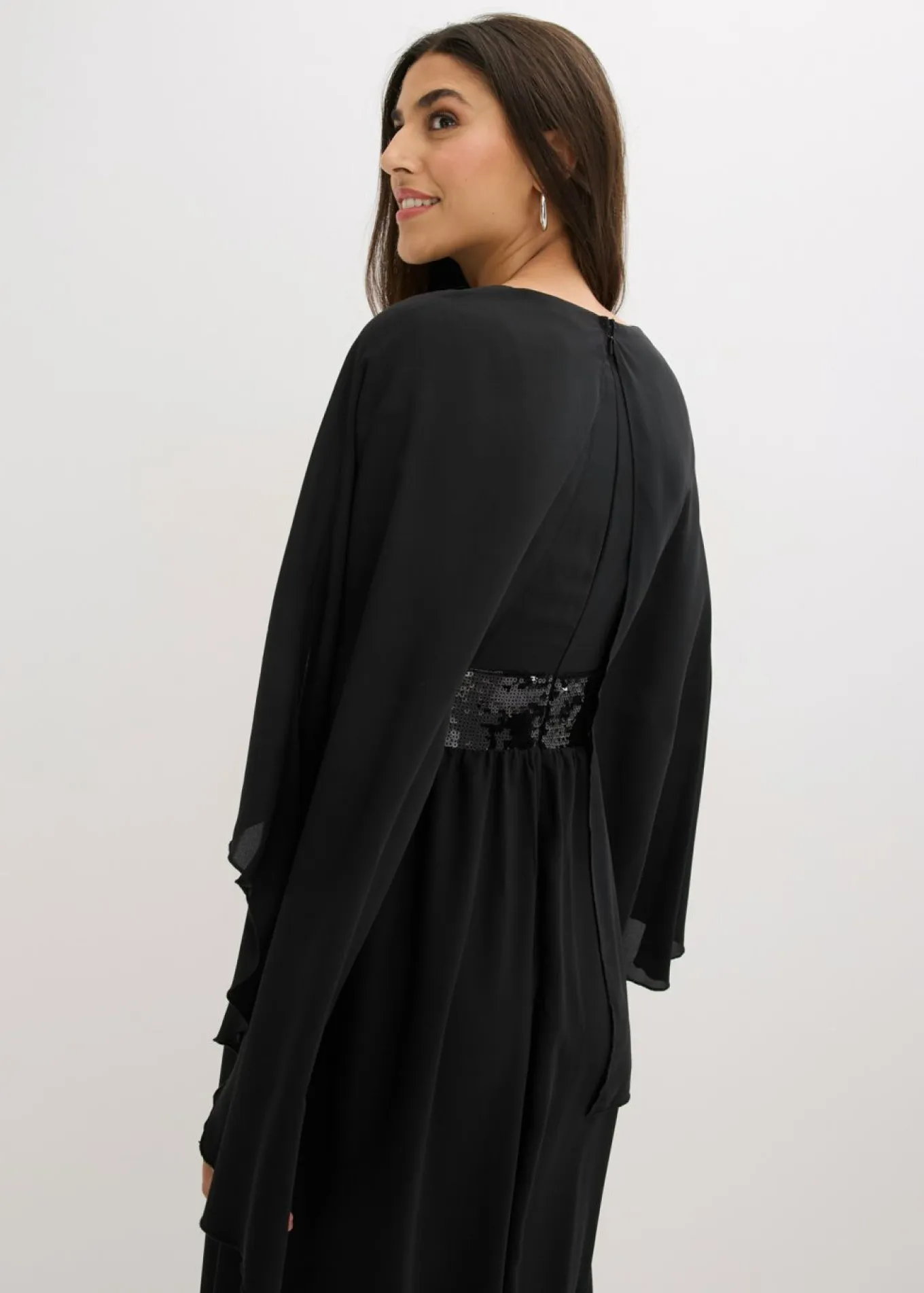 Vestido de noche de gasa fina con inserto de lentejuelas