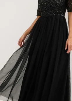 Vestido de noche de tul delicado con bordado de lentejuelas
