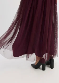 Vestido de noche de tul delicado con bordado de lentejuelas