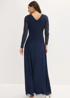 Vestido de noche de tul delicado con aplicación de piedras