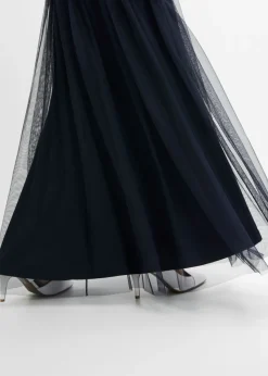 Vestido de noche de tul delicado con bordado de lentejuelas