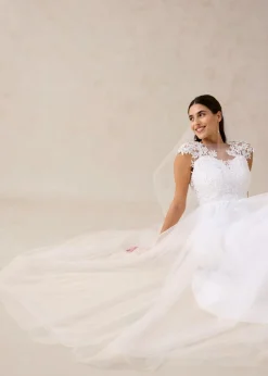 Vestido de novia de tul con encaje