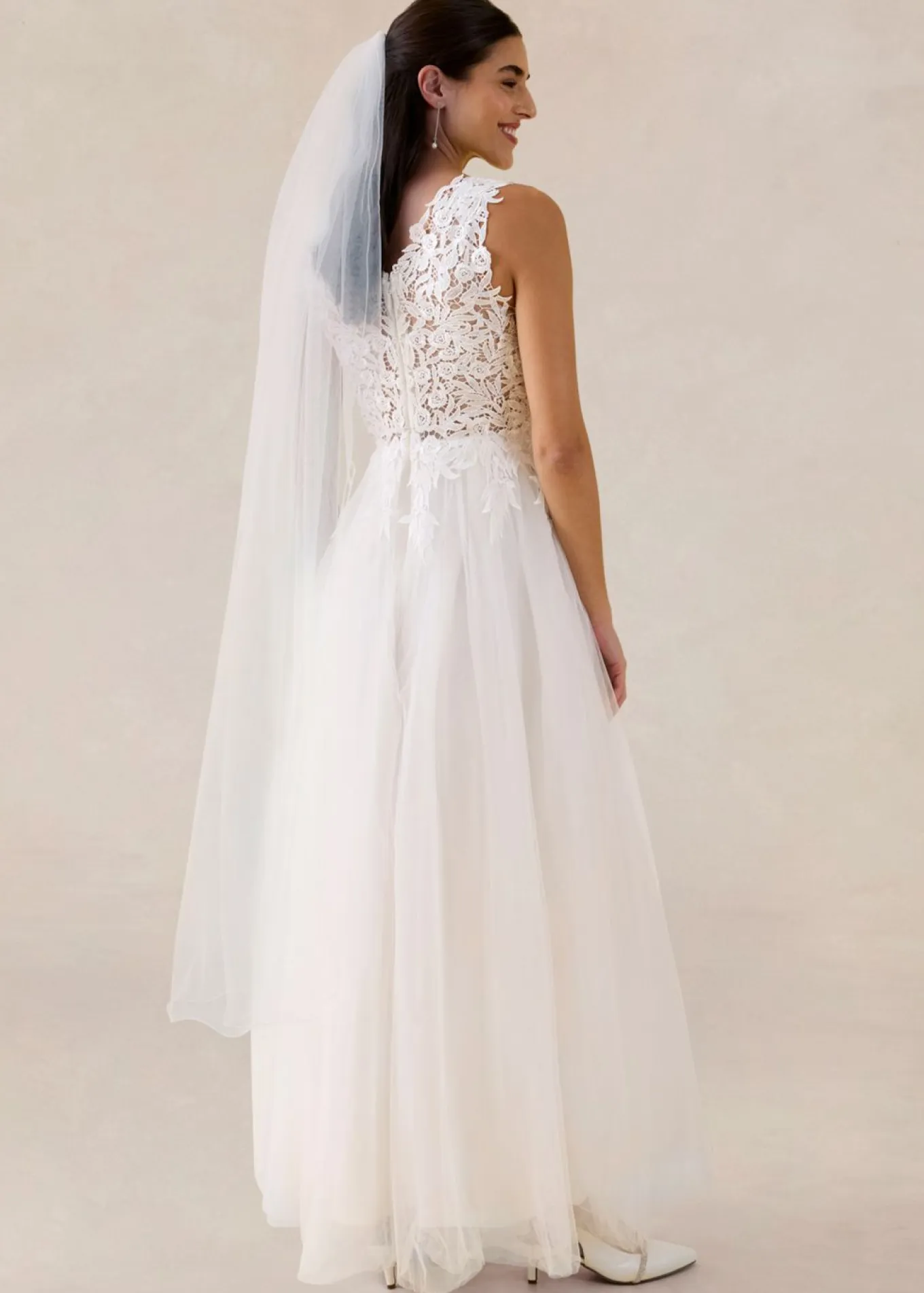 Vestido de novia de tul y encaje