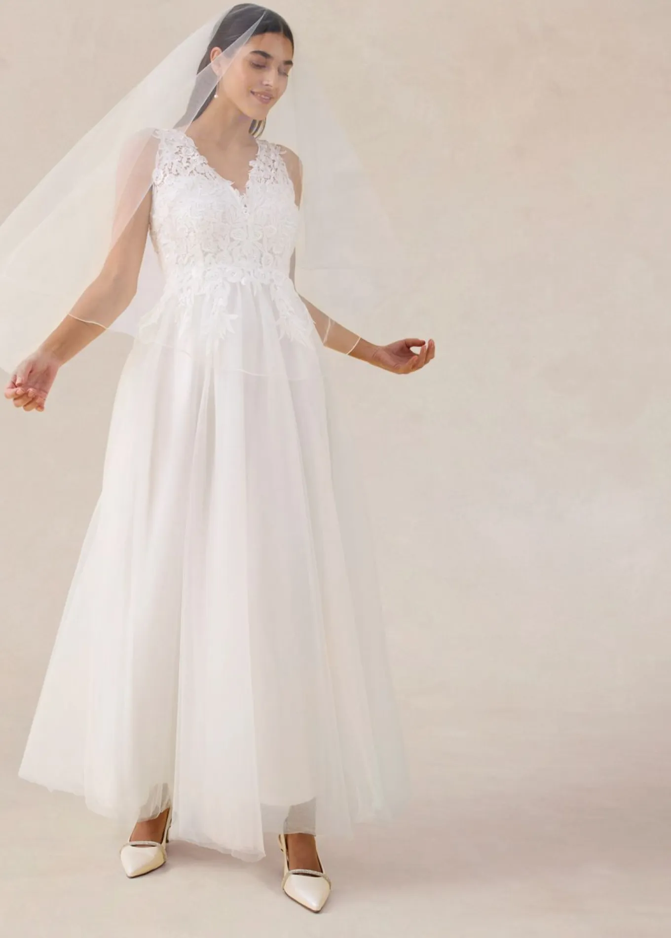 Vestido de novia de tul y encaje