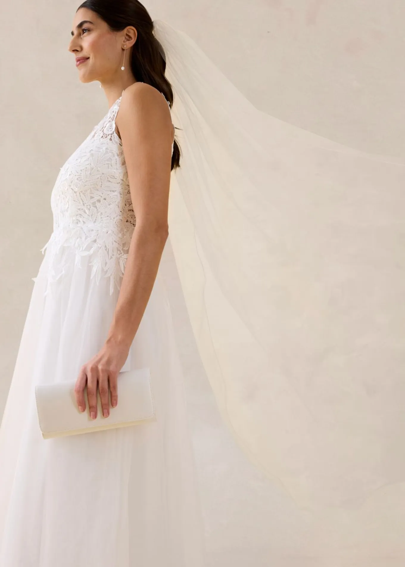 Vestido de novia de tul y encaje