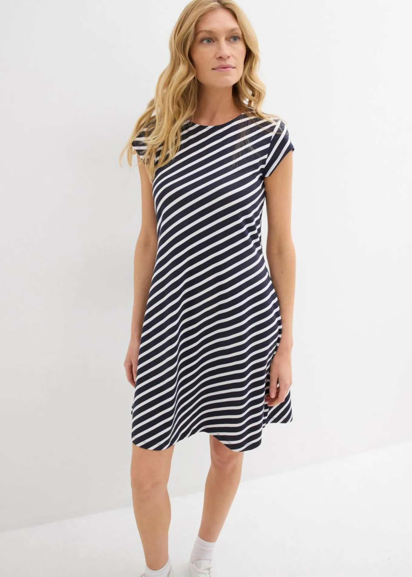 Vestido de punto con ajuste favorecedor