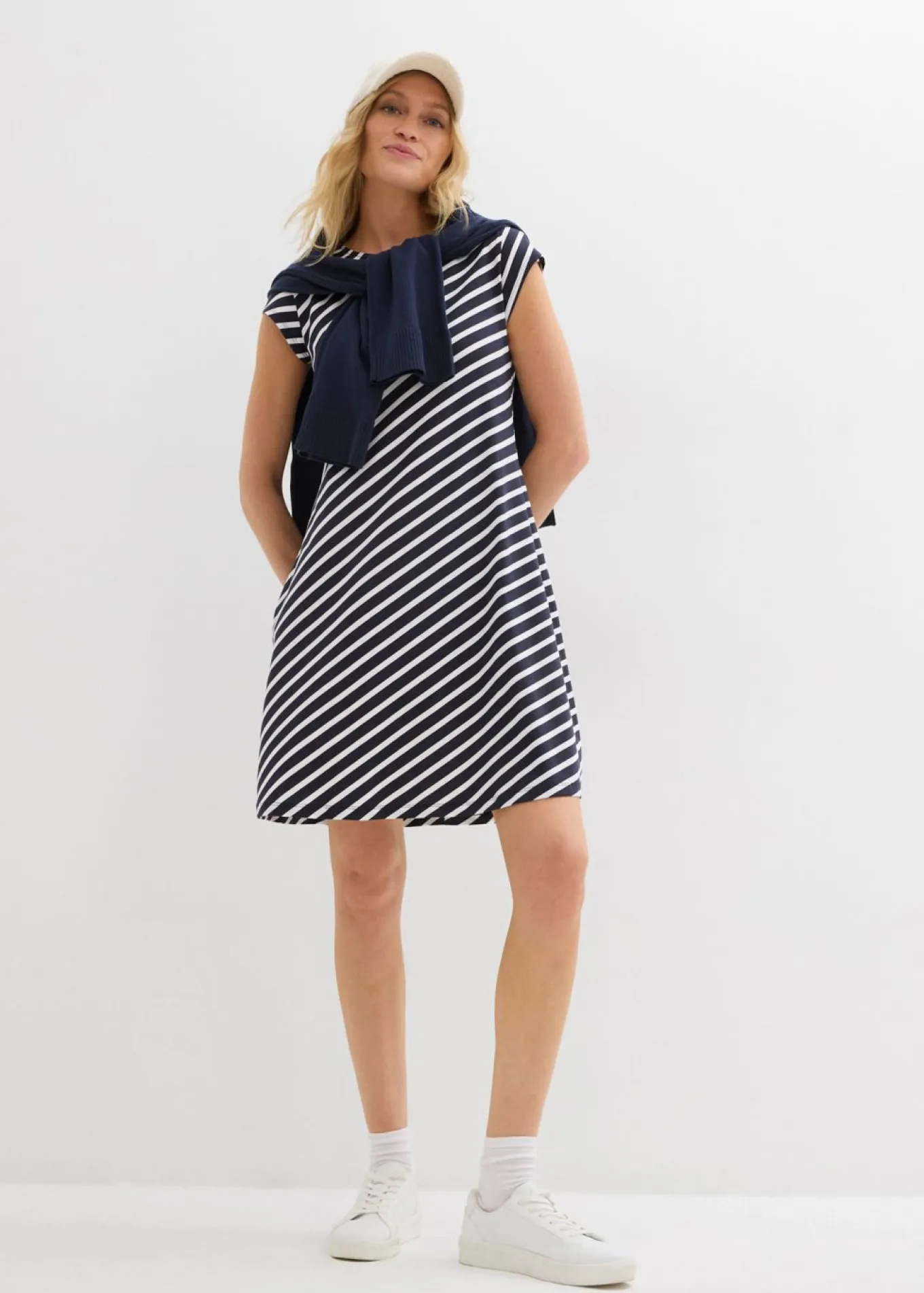 Vestido de punto con ajuste favorecedor