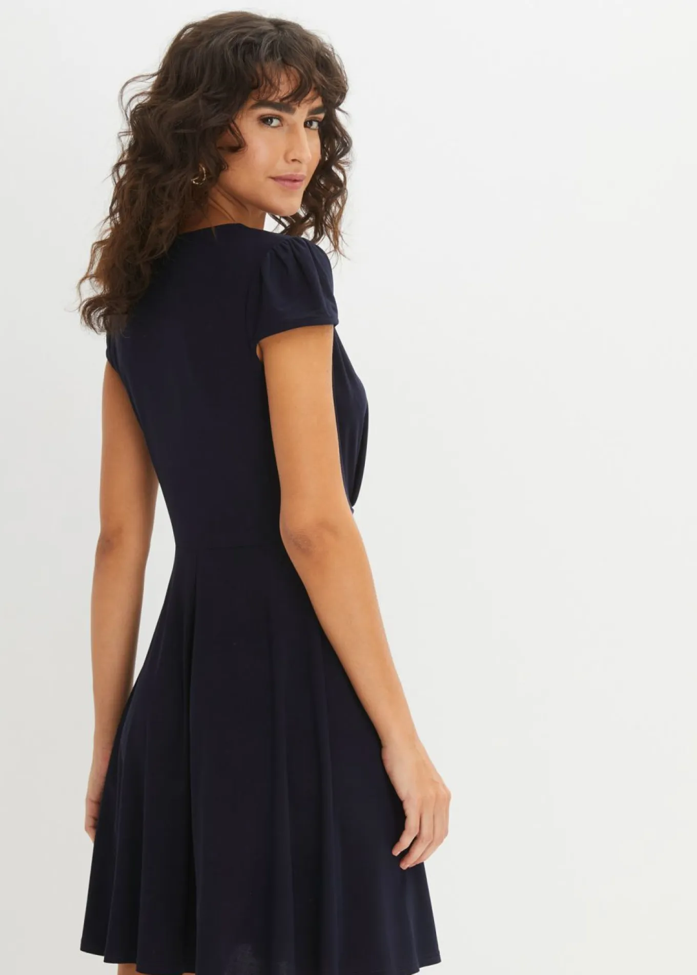 Vestido de punto con cierre decorativo