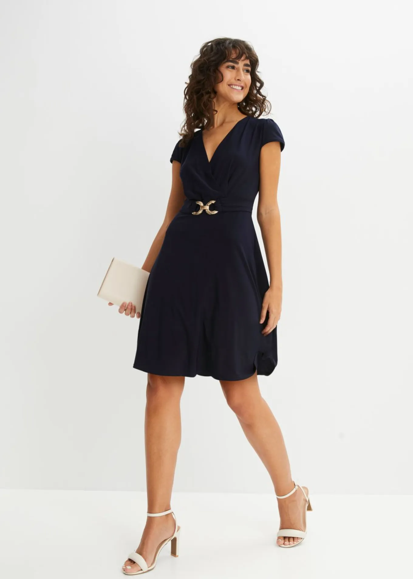 Vestido de punto con cierre decorativo
