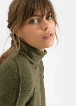 Vestido de punto con cuello vuelto