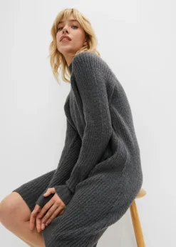 Vestido de punto con dobladillo asimétrico