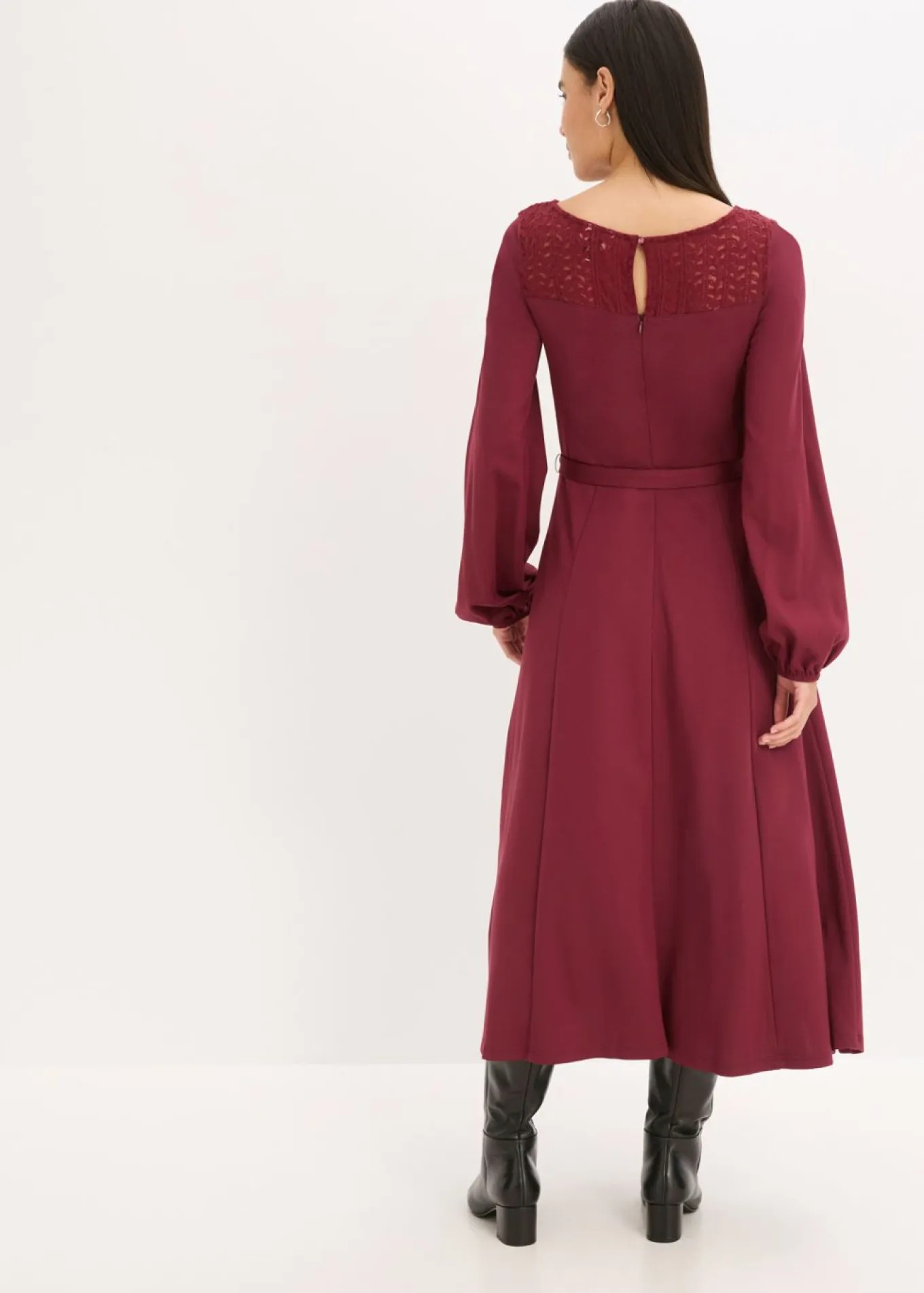 Vestido de punto con encaje