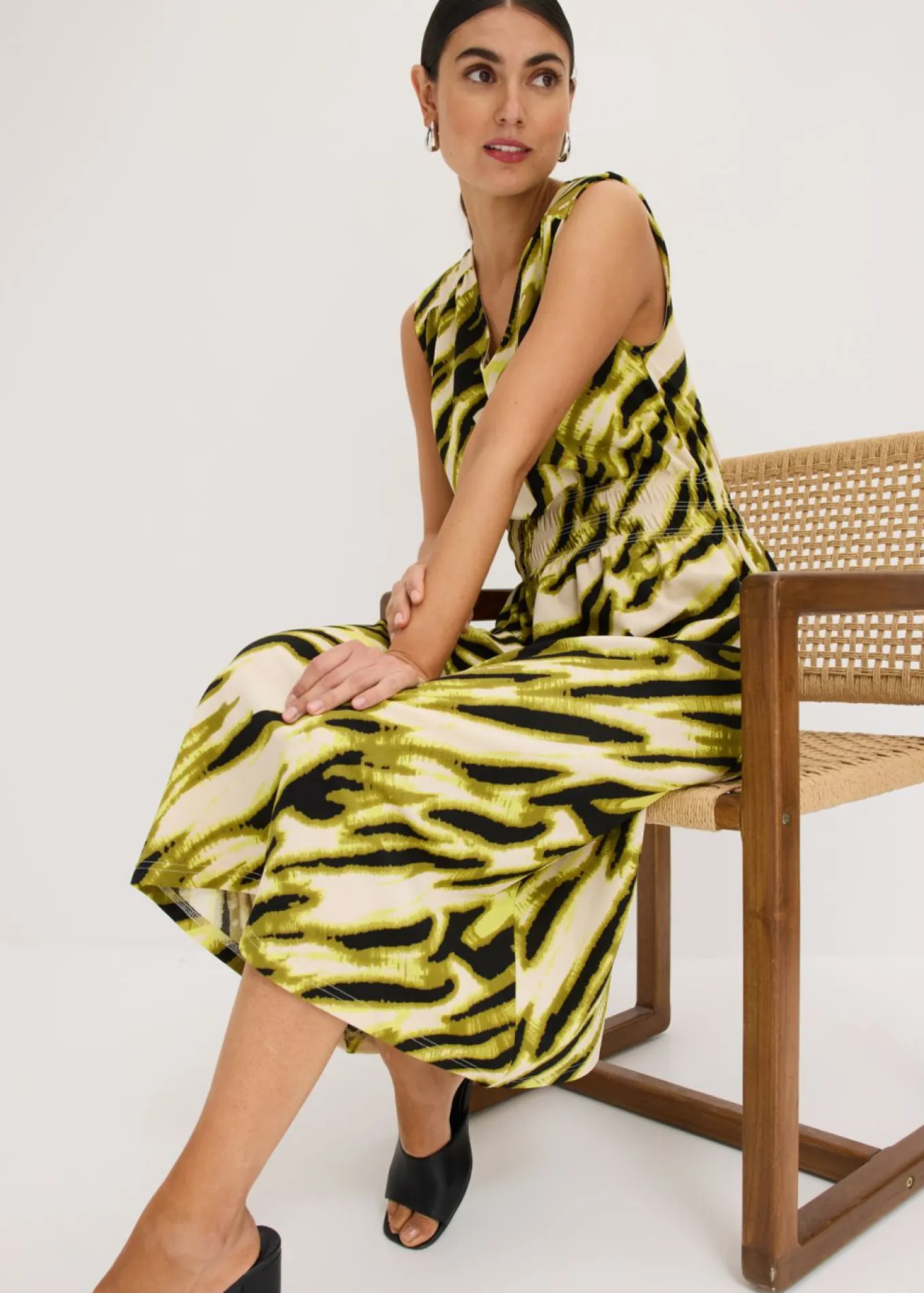 Vestido de punto con nido de abeja