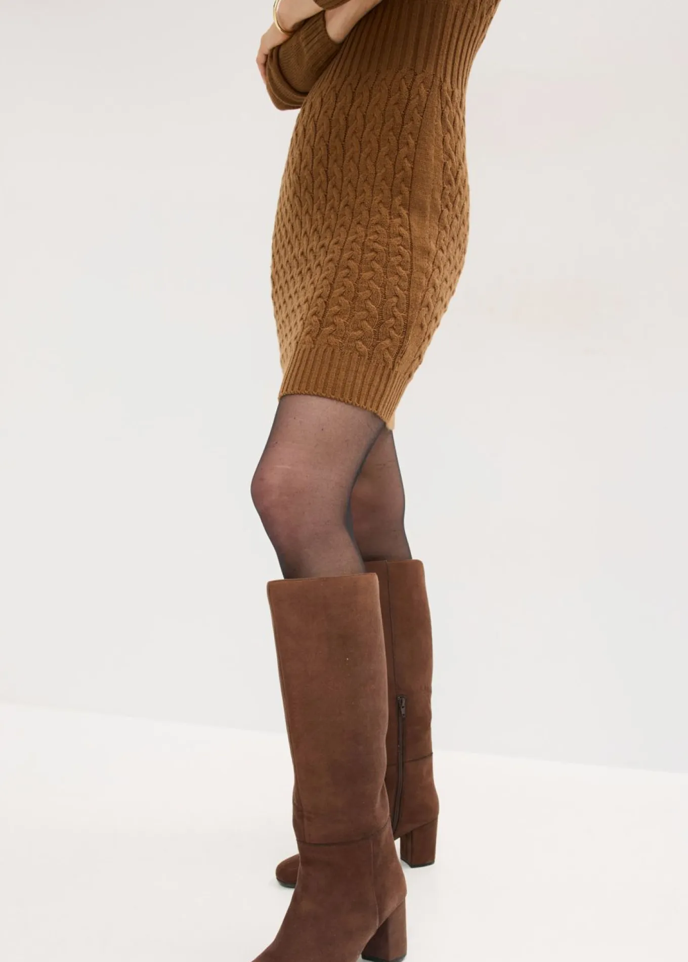 Vestido de punto con patrón trenzado