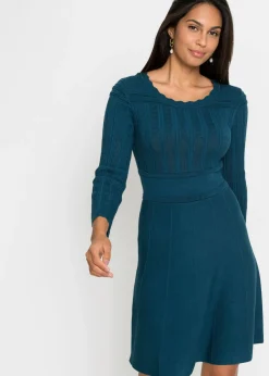 Vestido de punto con patrón ajour