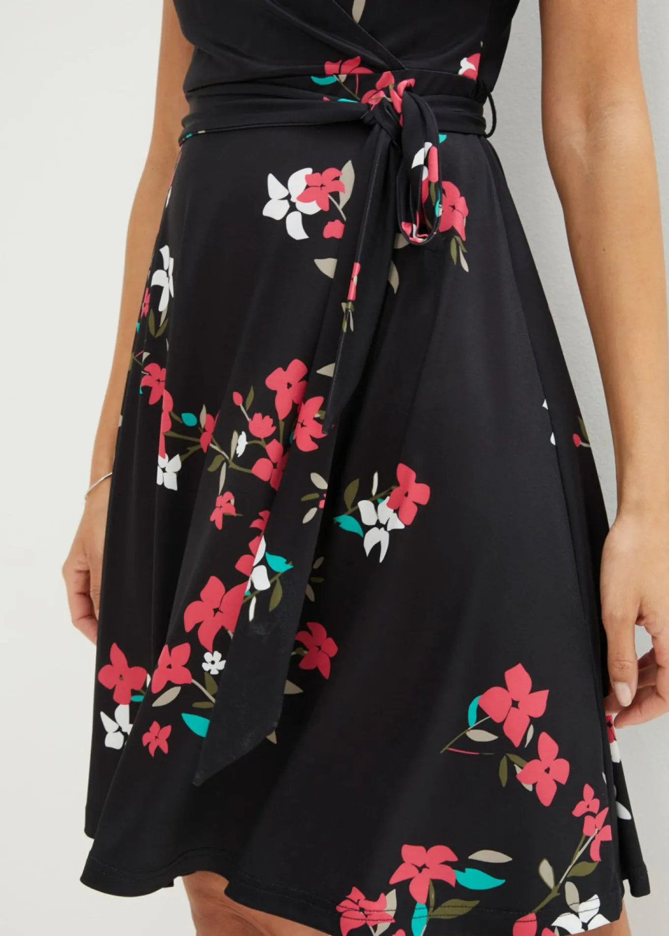 Vestido de punto de diseño cruzado