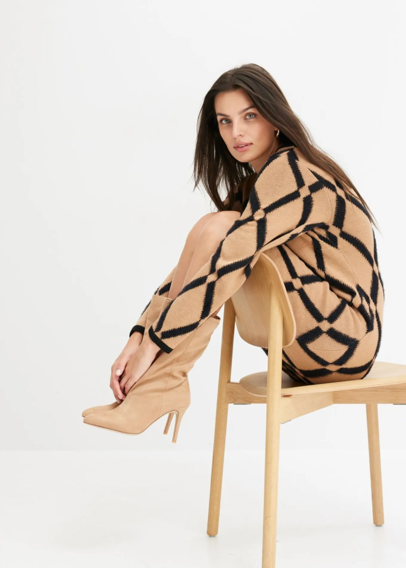 Vestido de punto de hilo metálico con estampado de rombos
