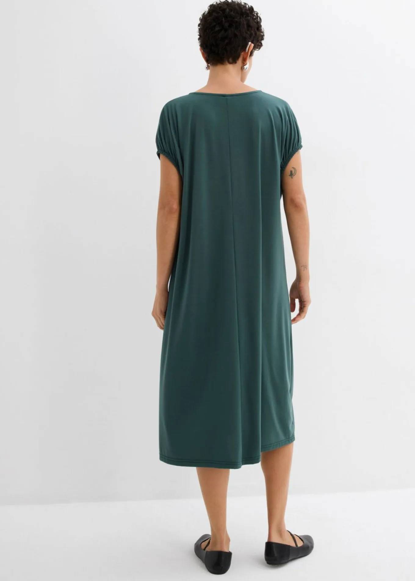 Vestido de punto de mezcla de viscosa con escote en V