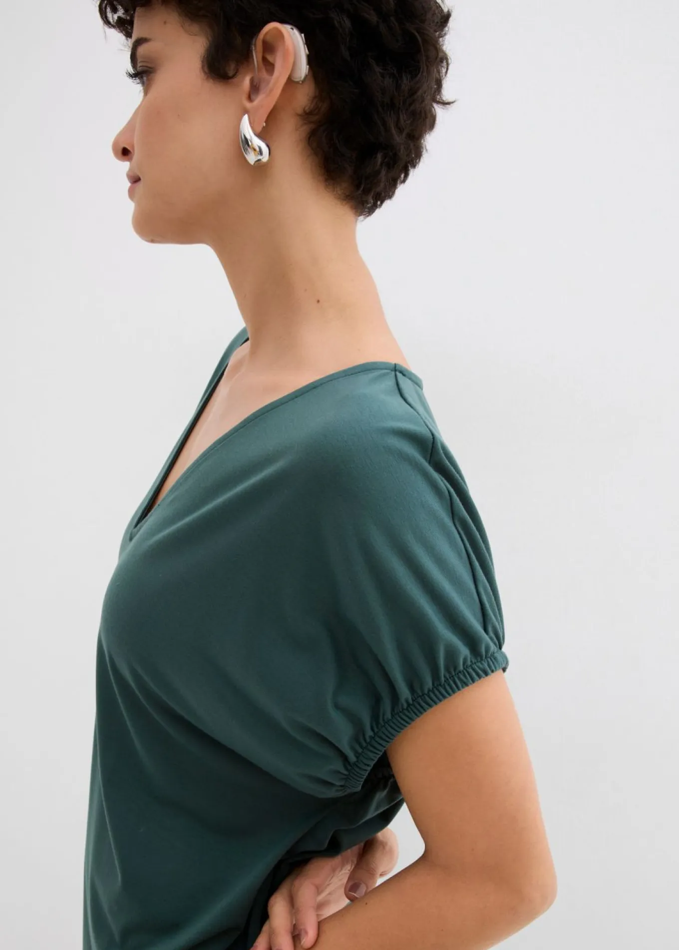 Vestido de punto de mezcla de viscosa con escote en V