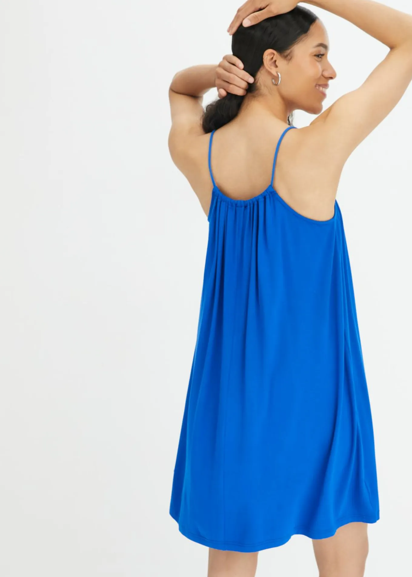 Vestido de punto de viscosa fluida