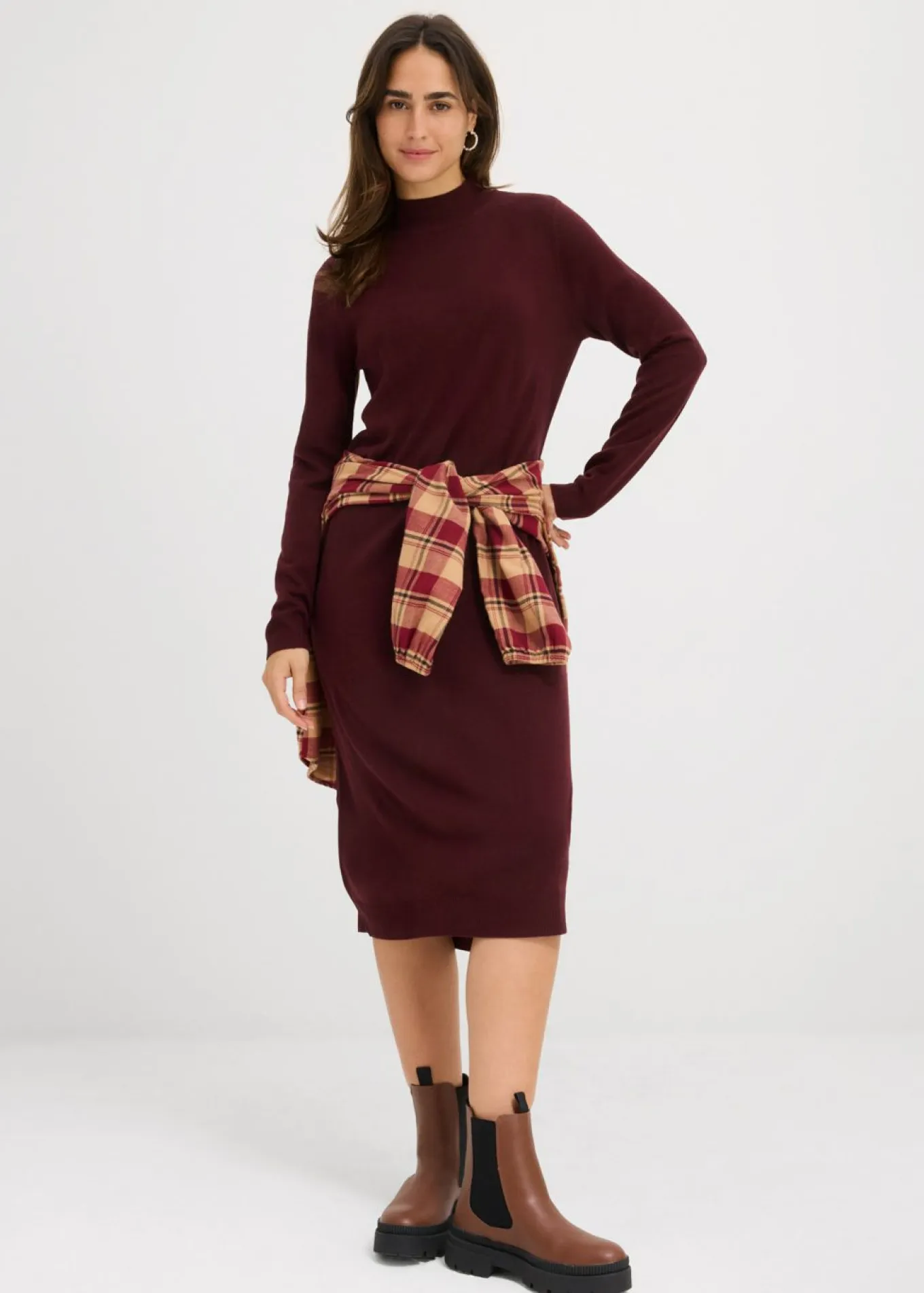 Vestido de punto fino con cuello alto