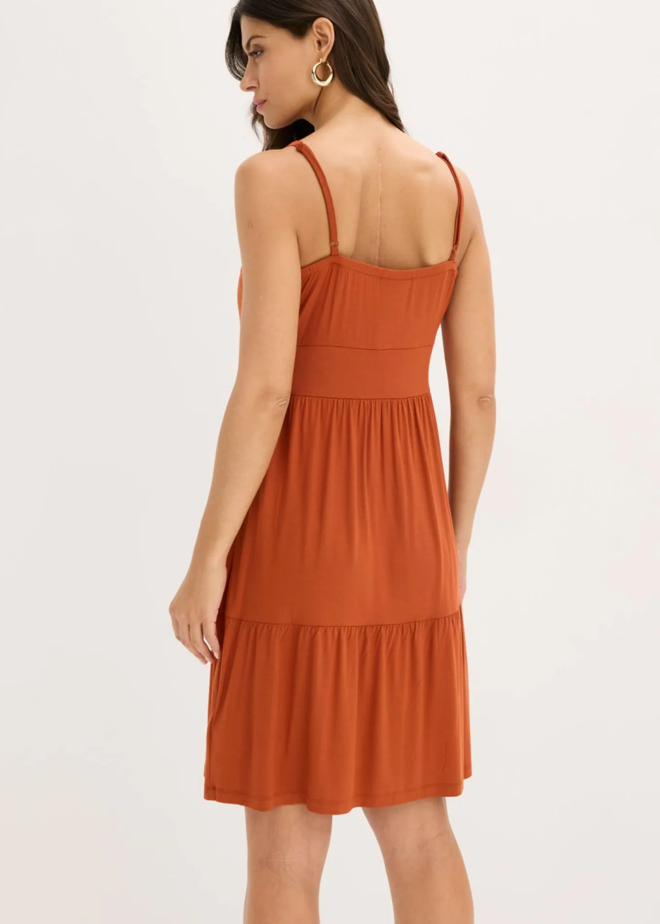 Vestido de tirantes con detalle de nudo