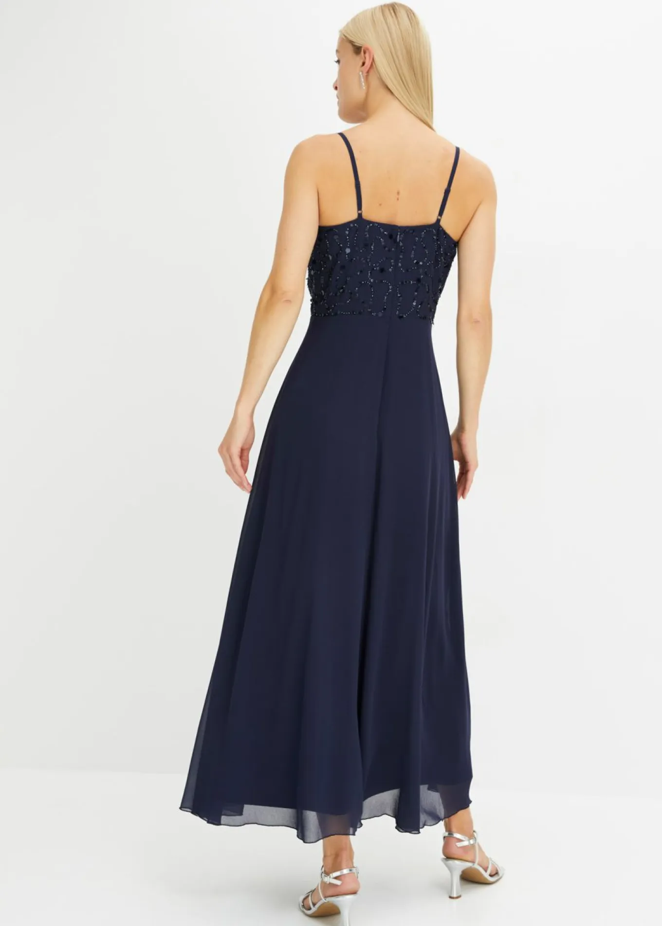 Vestido de tirantes con lentejuelas bordadas