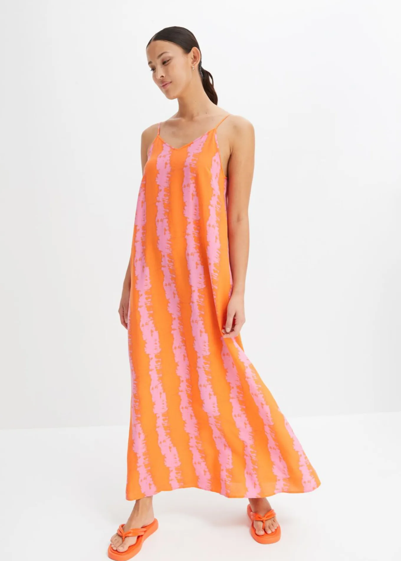 Vestido de tirantes de viscosa fluida