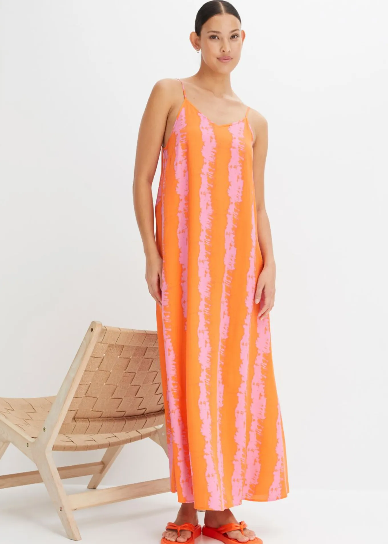 Vestido de tirantes de viscosa fluida