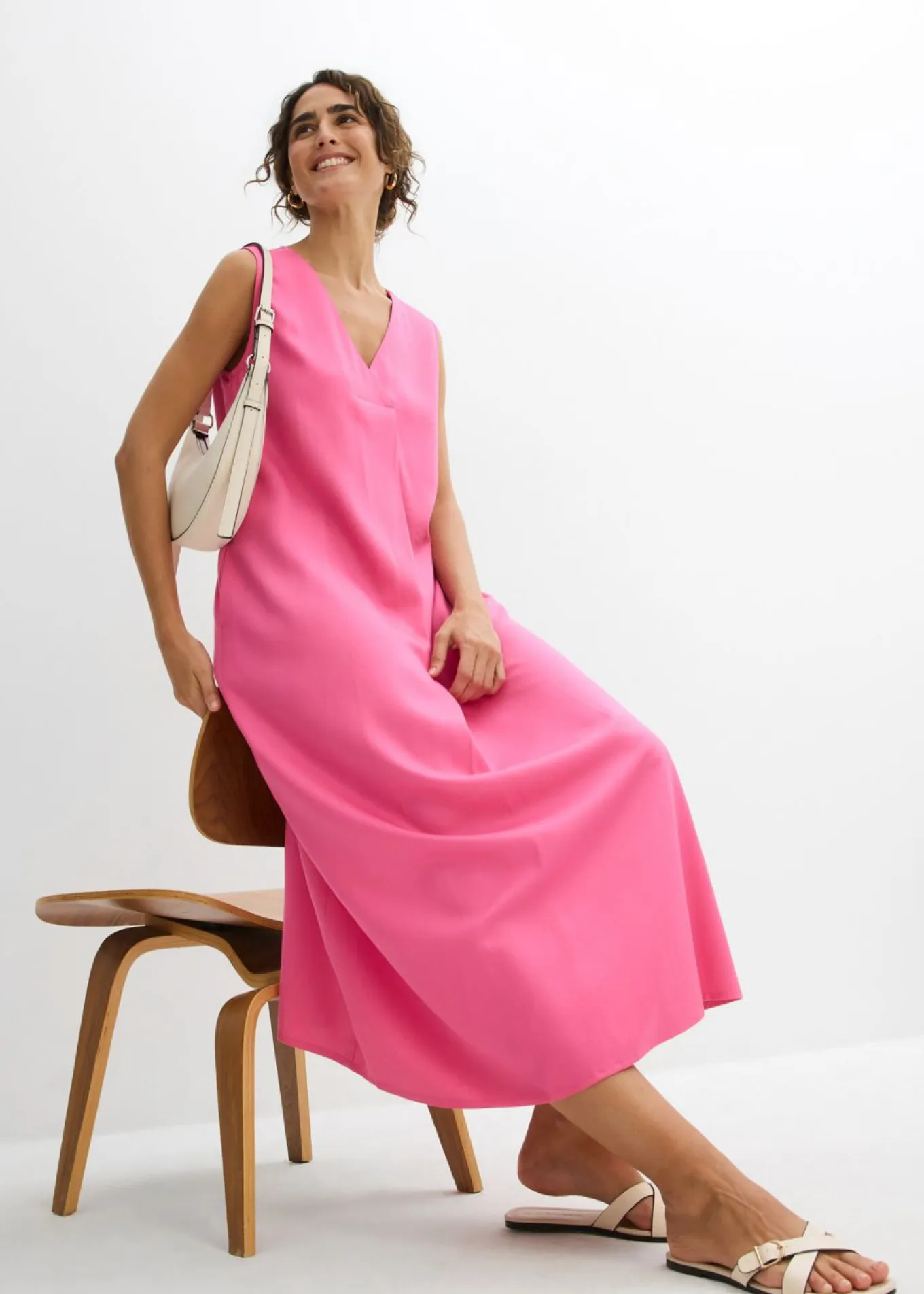 Vestido de tirantes de viscosa fluida