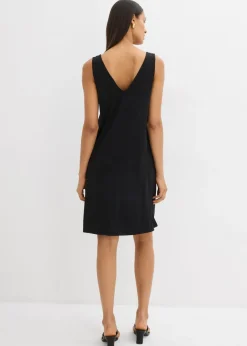 Vestido de tirantes fluido con escote en V