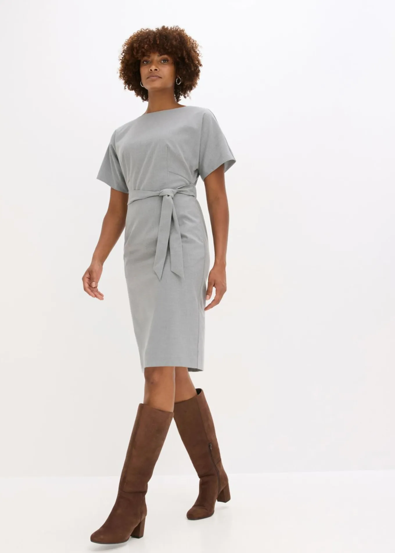Vestido de tubo con mangas tipo murciélago