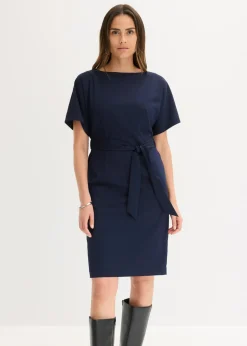 Vestido de tubo con mangas tipo murciélago