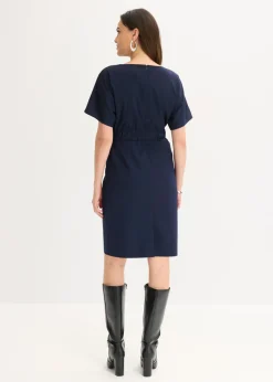 Vestido de tubo con mangas tipo murciélago