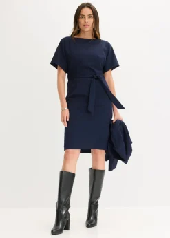 Vestido de tubo con mangas tipo murciélago