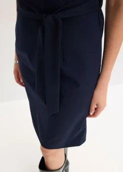 Vestido de tubo con mangas tipo murciélago