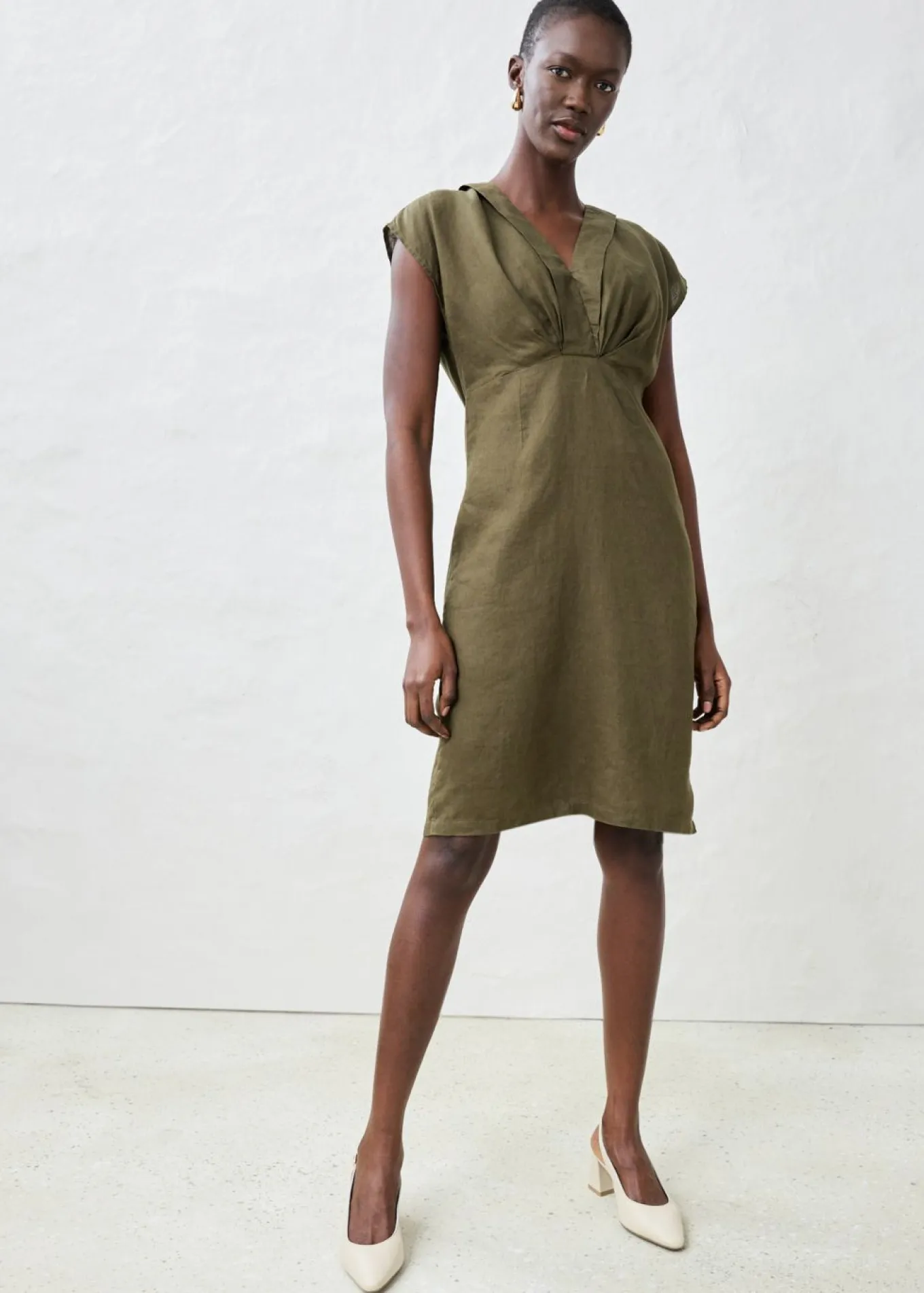 Vestido entallado de lino puro