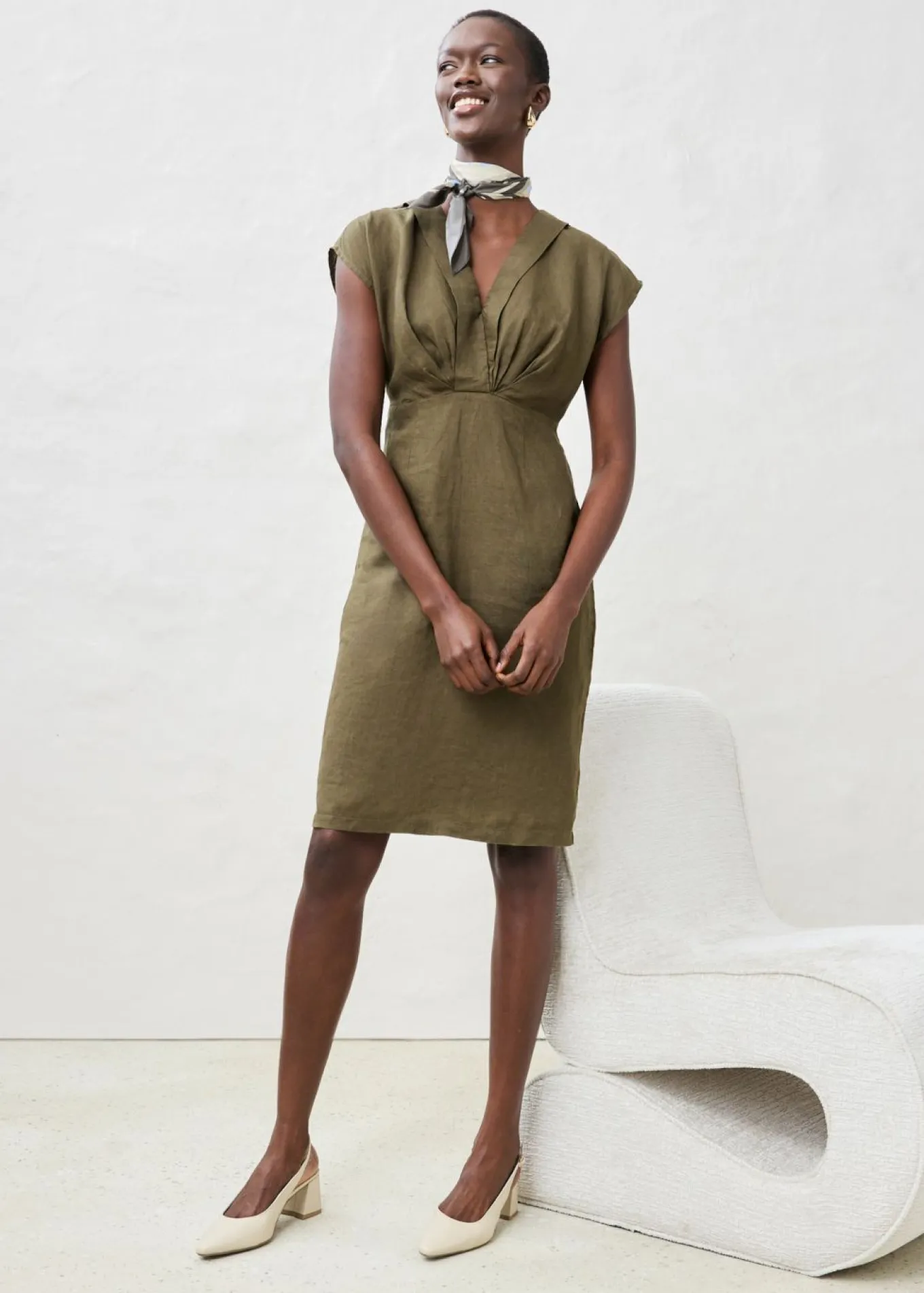 Vestido entallado de lino puro