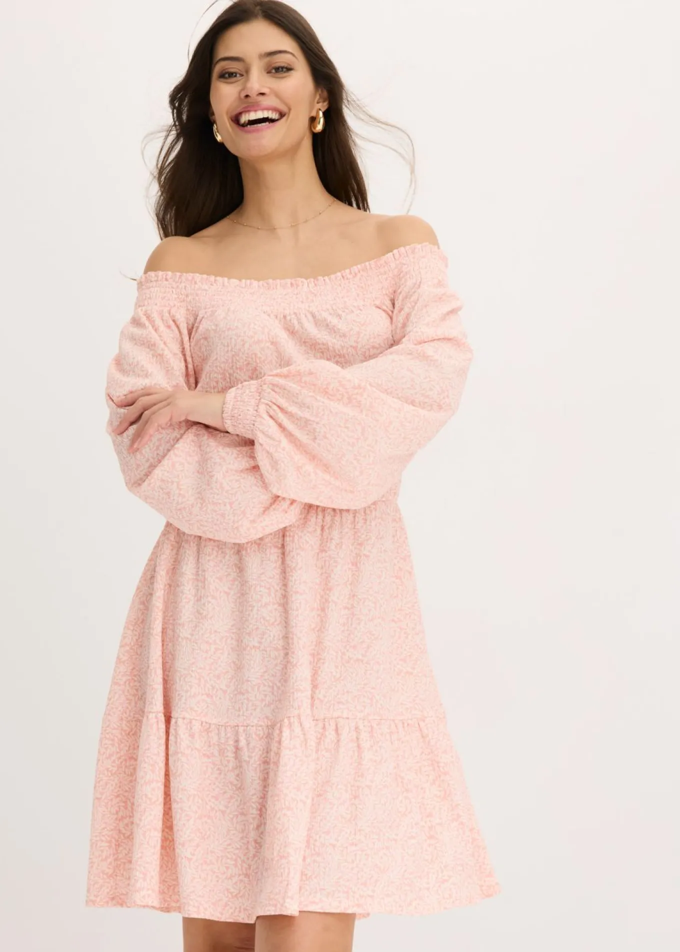 Vestido estampado con escote bañera