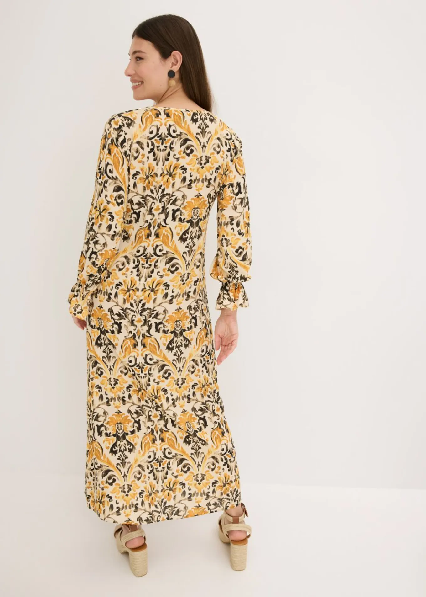 Vestido estampado tipo caftán de viscosa fluida