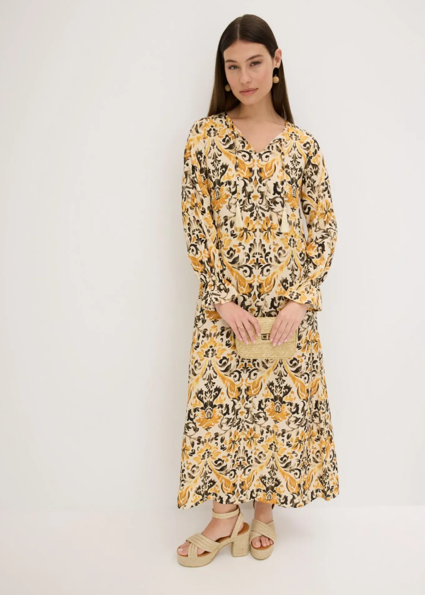 Vestido estampado tipo caftán de viscosa fluida