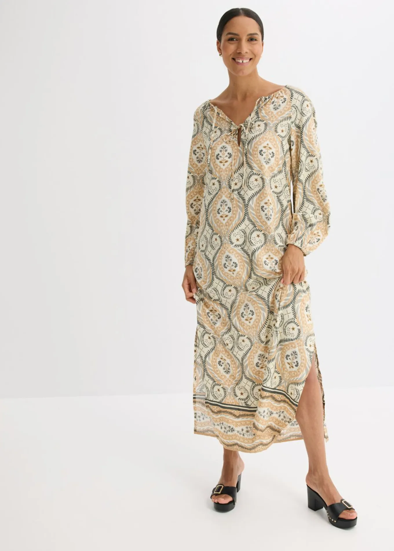 Vestido estampado tipo caftán de viscosa fluida