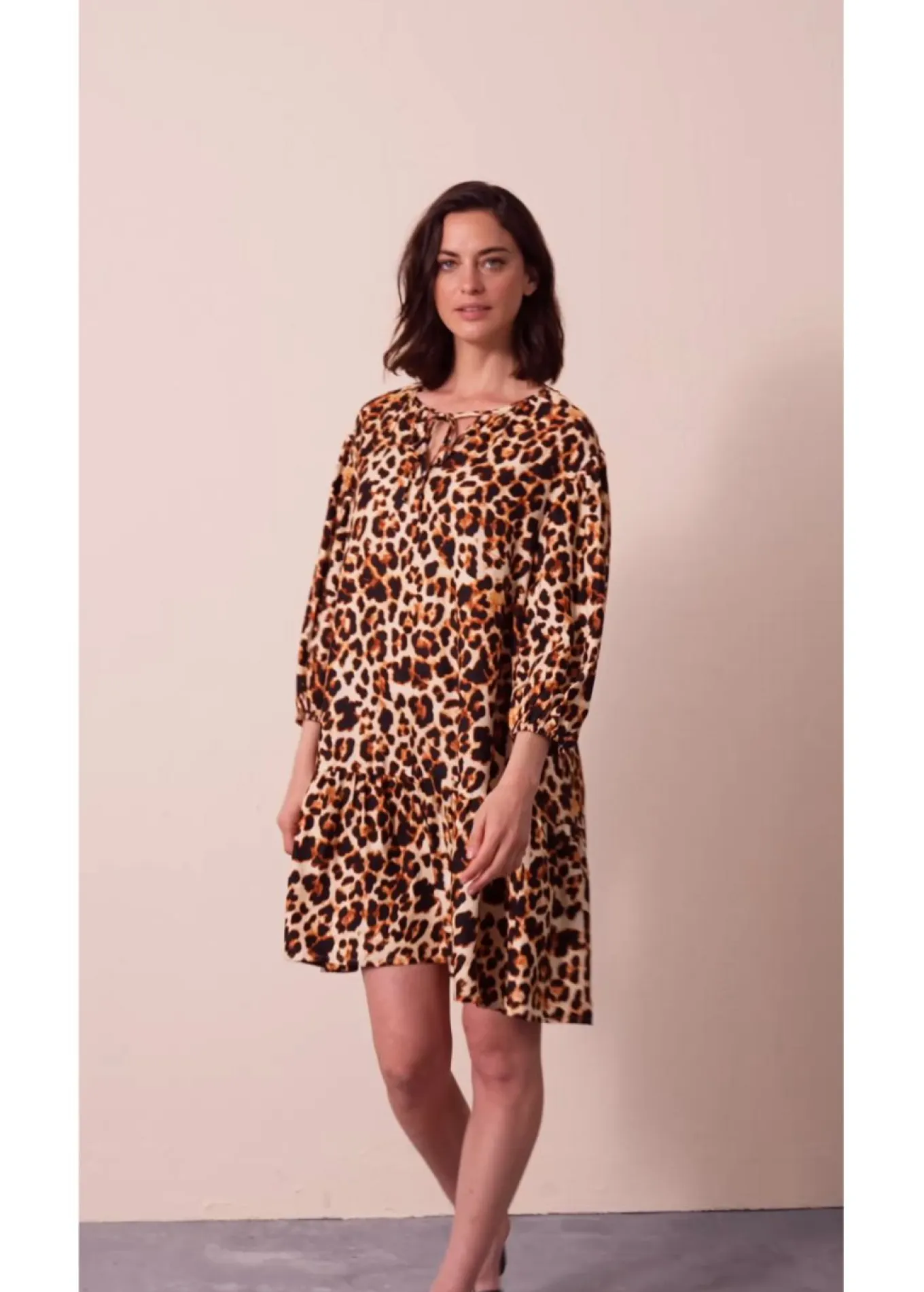 Vestido estampado tipo túnica de crepé estructurado