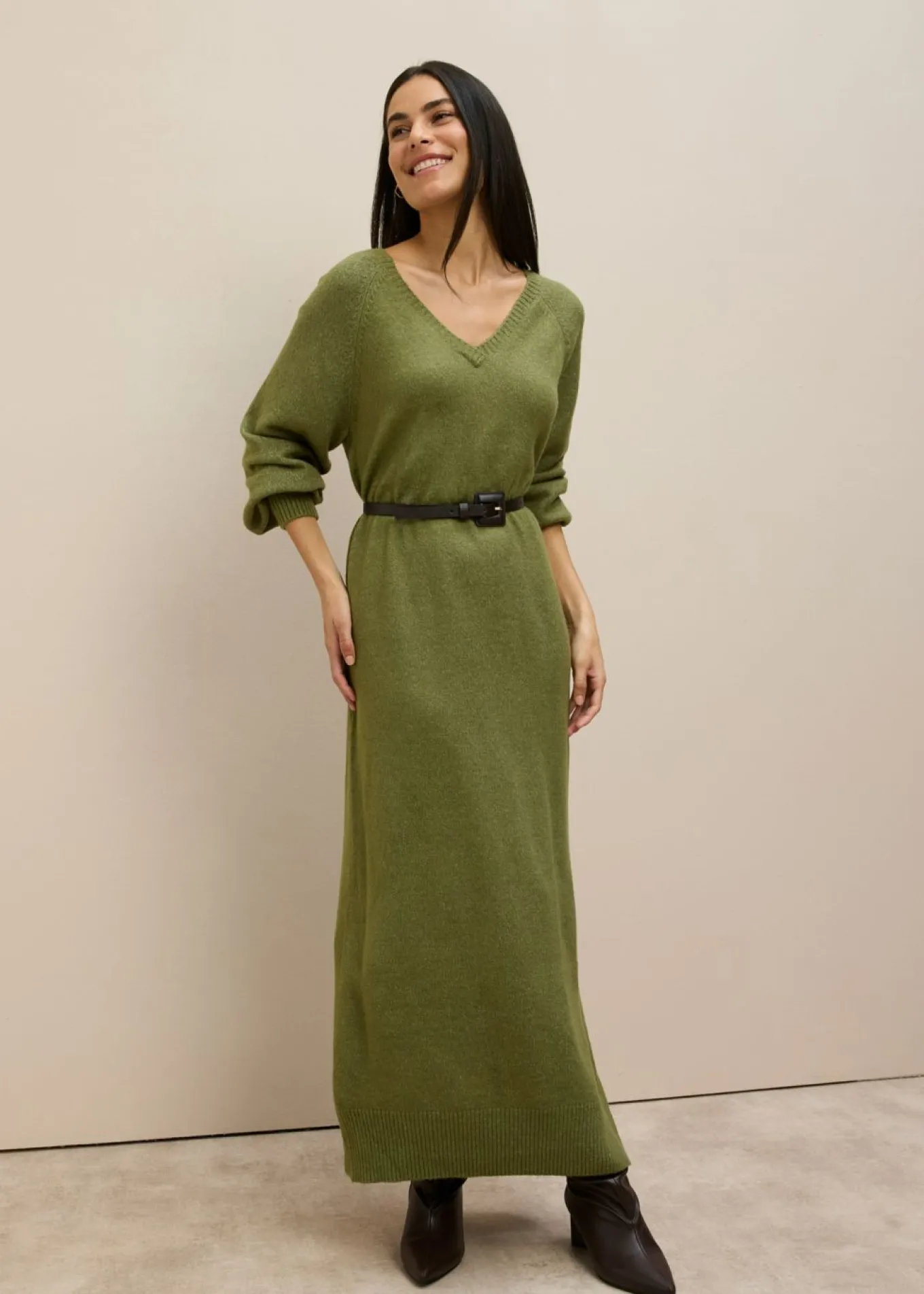 Vestido holgado de punto con largo midi