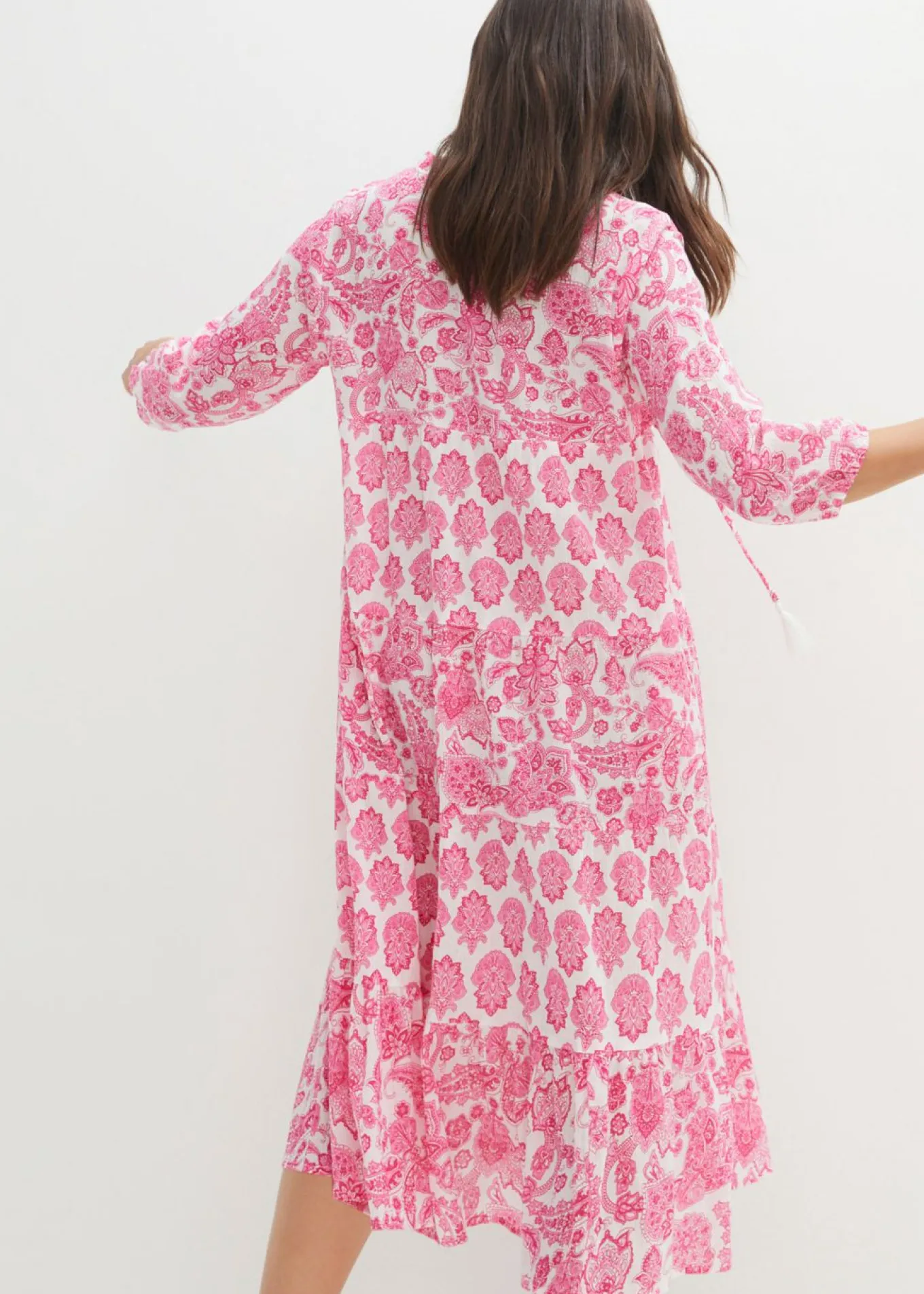 Vestido largo arrugado de algodón con bolsillos