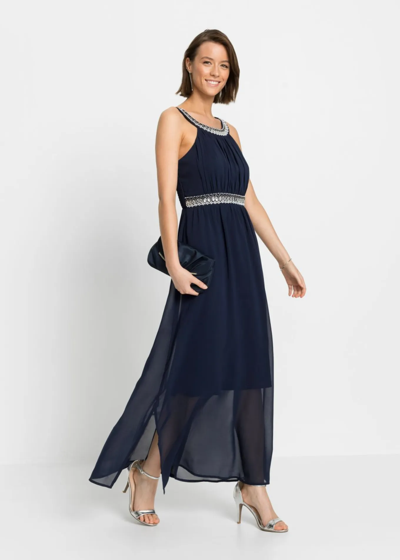 Vestido largo con aplicación de piedras brillantes